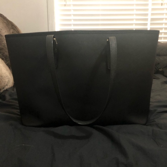 Large Michael Kors Tote - Picture 4 of 8